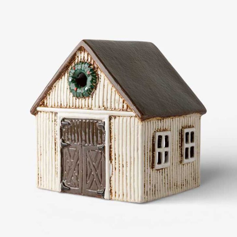 French Country Nordgard Stable with Wreath image number 2